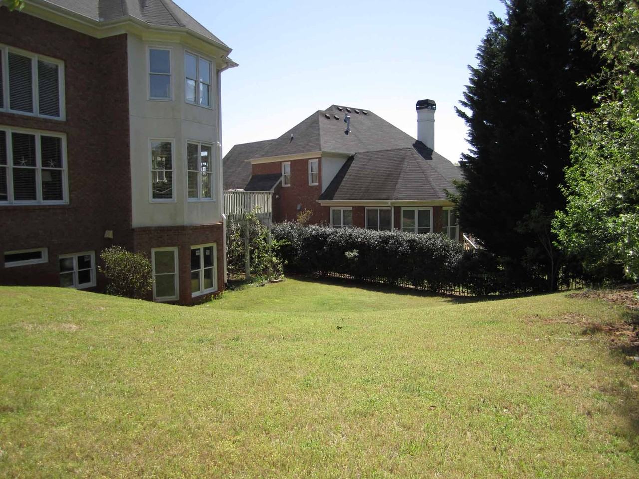 905 York Cove - Photo 3 of 30