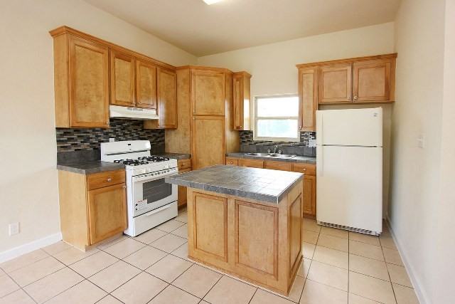 1403 Ocampo Dr - Photo 2 of 15