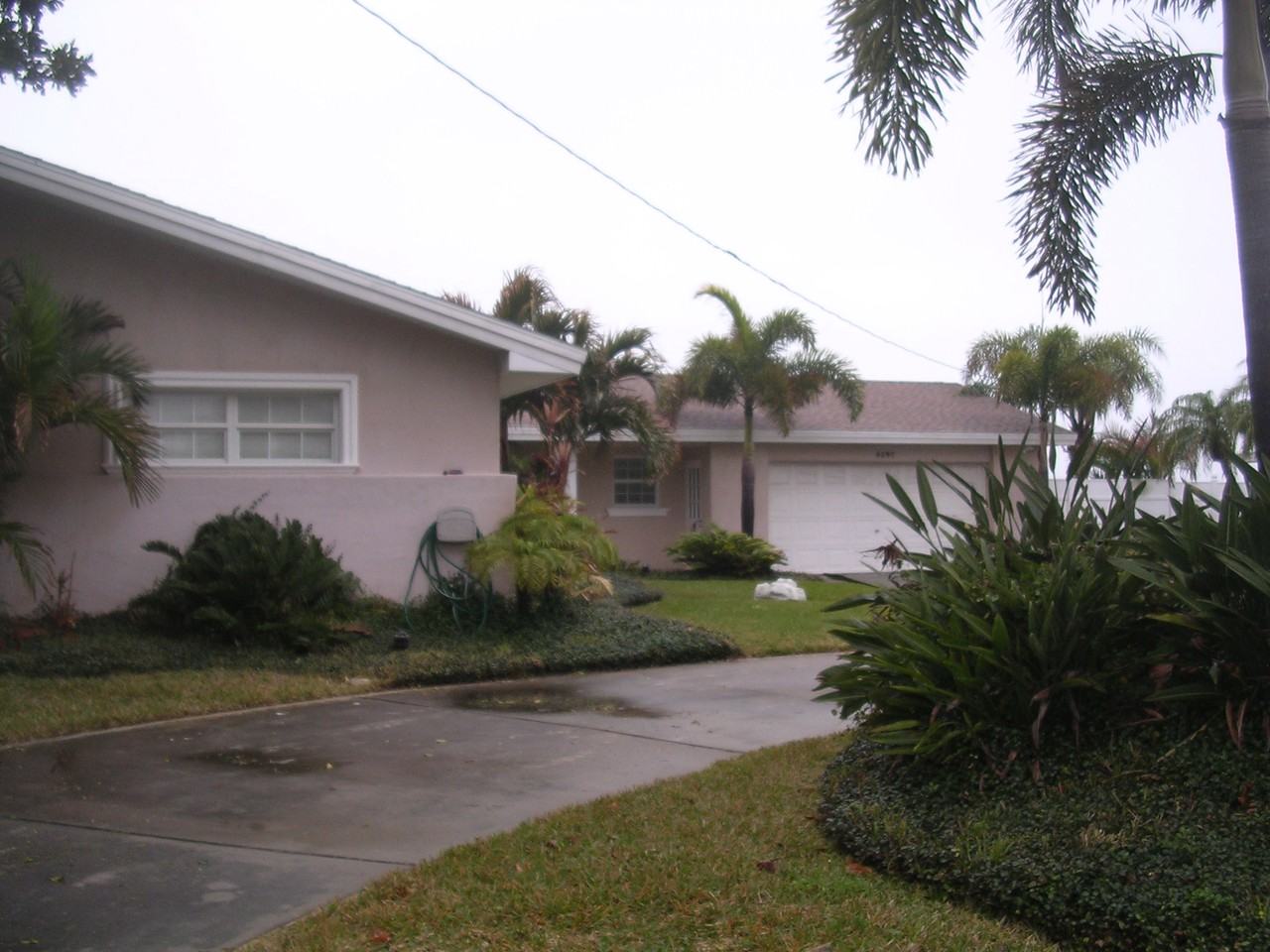 4597 Clearwater Harbor Dr - Photo 2 of 11