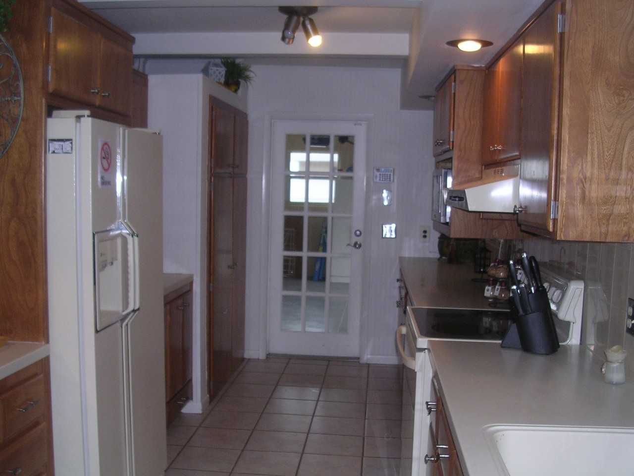 4597 Clearwater Harbor Dr - Photo 3 of 11