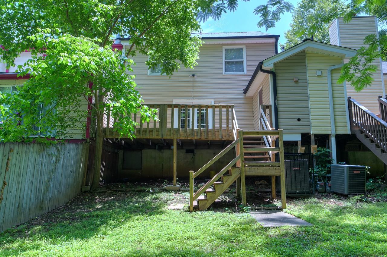 1036 Eastern Manor Dr - Photo 2 of 14