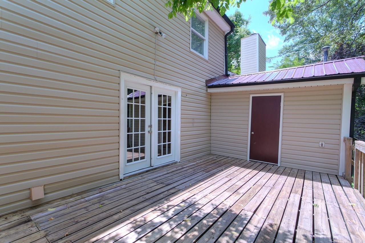 1036 Eastern Manor Dr - Photo 3 of 14