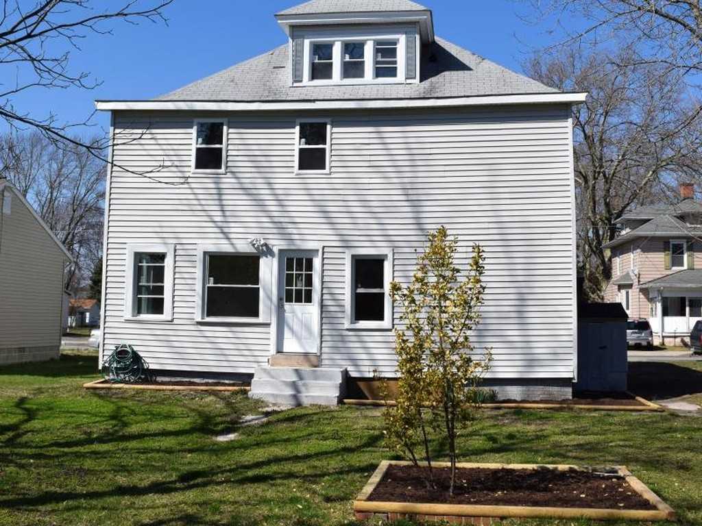 10 E Pine St - Photo 3 of 17