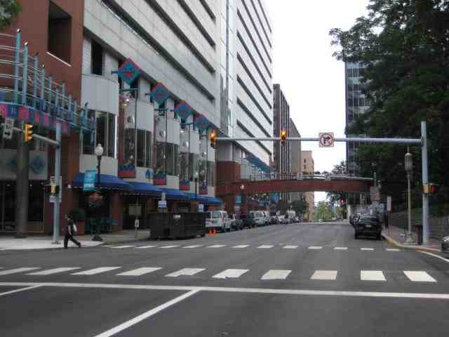 405 Walnut St - Photo 2 of 15