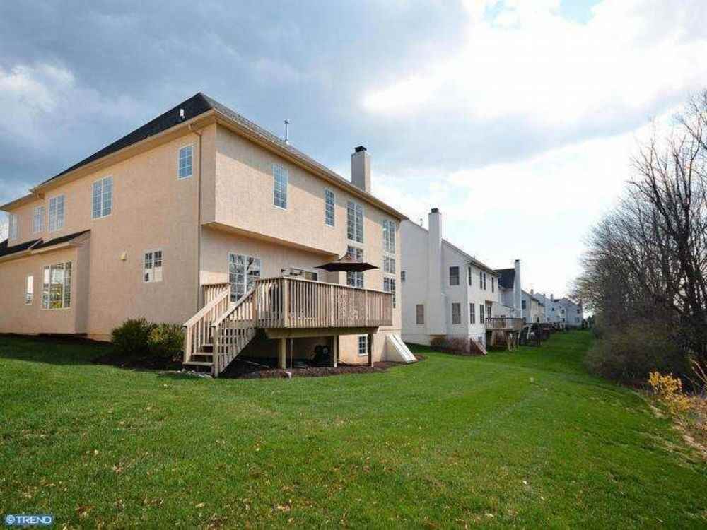 310 Waynebrook Dr - Photo 3 of 19