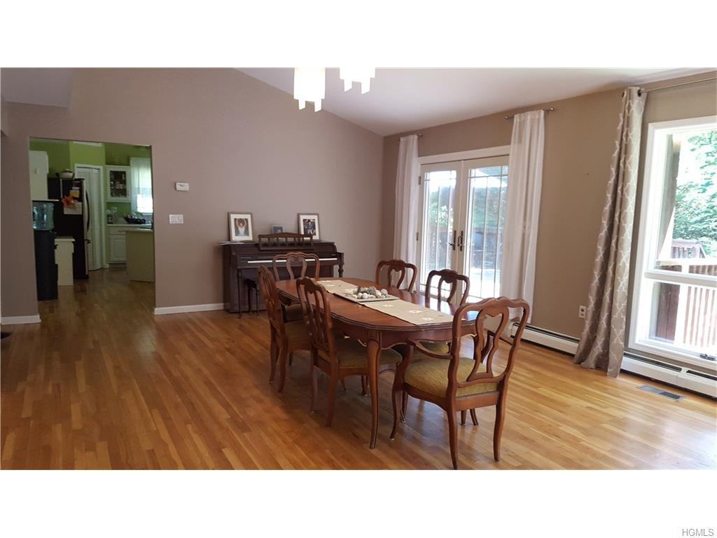 4 Tamarack Rd - Photo 3 of 17