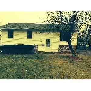 226 E Maple Dr - Photo 2 of 16