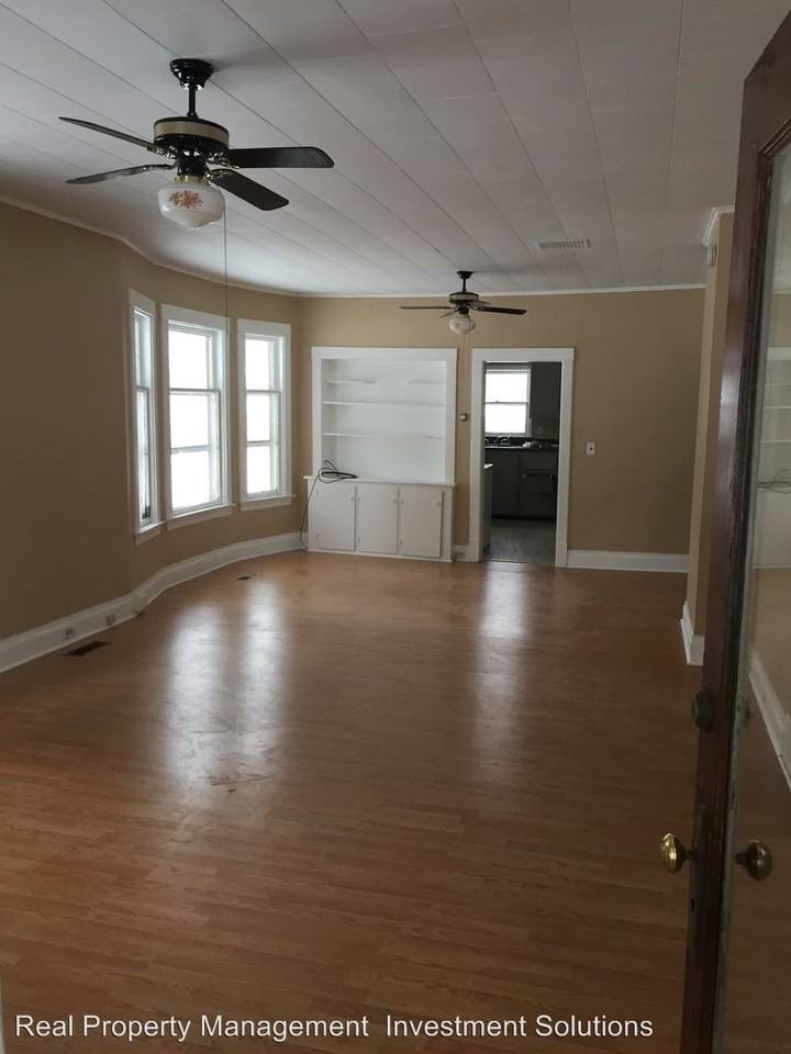1327 Columbus Ave - Photo 3 of 16