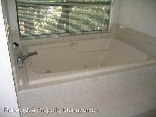 5208 Trafalgar Square - Photo 3 of 6