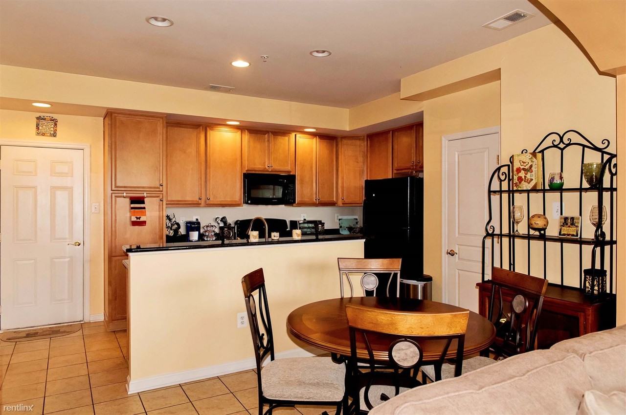 1824 Monocacy View Cir - Photo 2 of 13