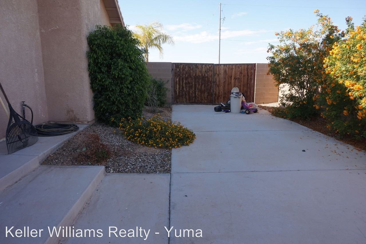 1687 E County 15th St - Photo 2 of 16