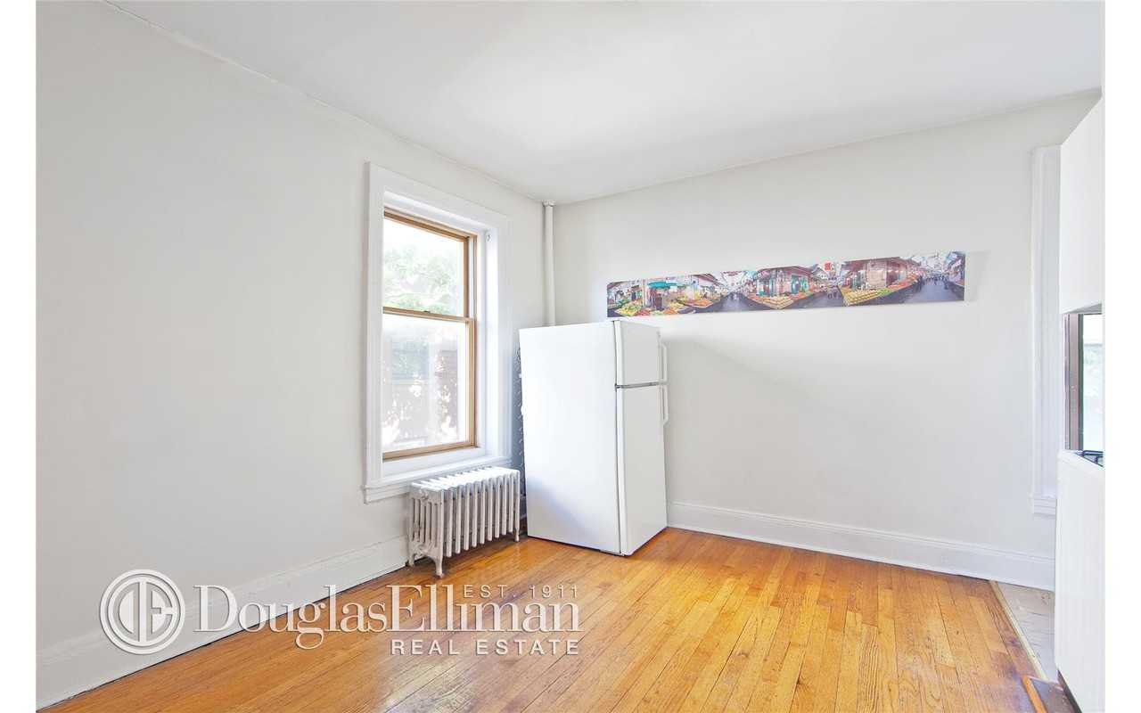 85 Bergen St #3C - Photo 2 of 6
