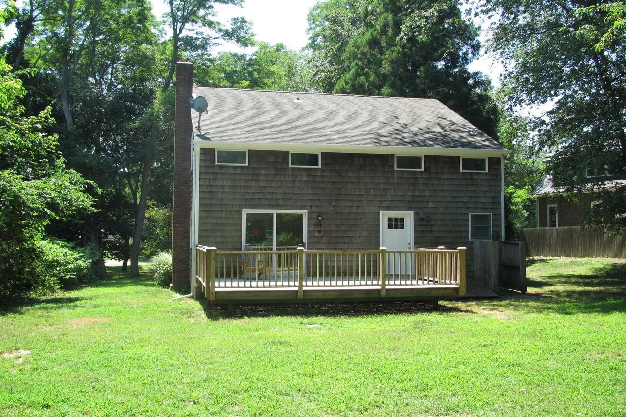 13 Marc St - Photo 3 of 20