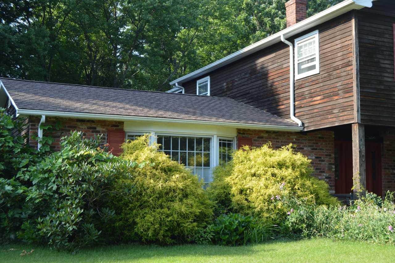 70 Christine Terrace - Photo 2 of 10