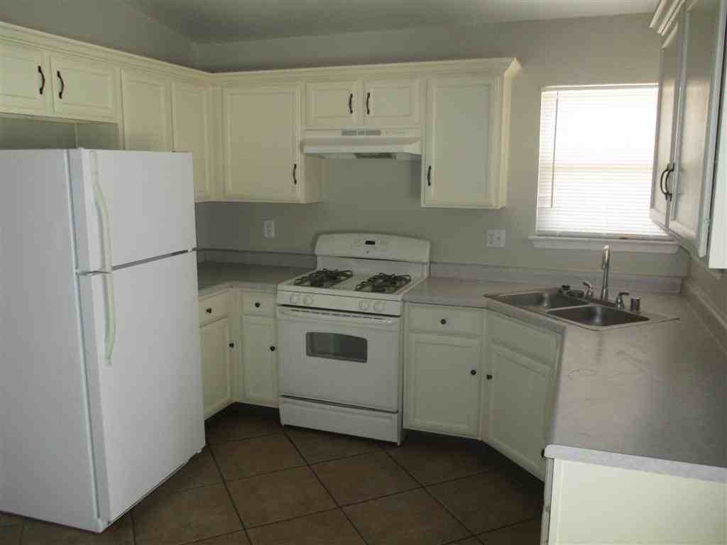 3425 Chickasaw Dr - Photo 3 of 19