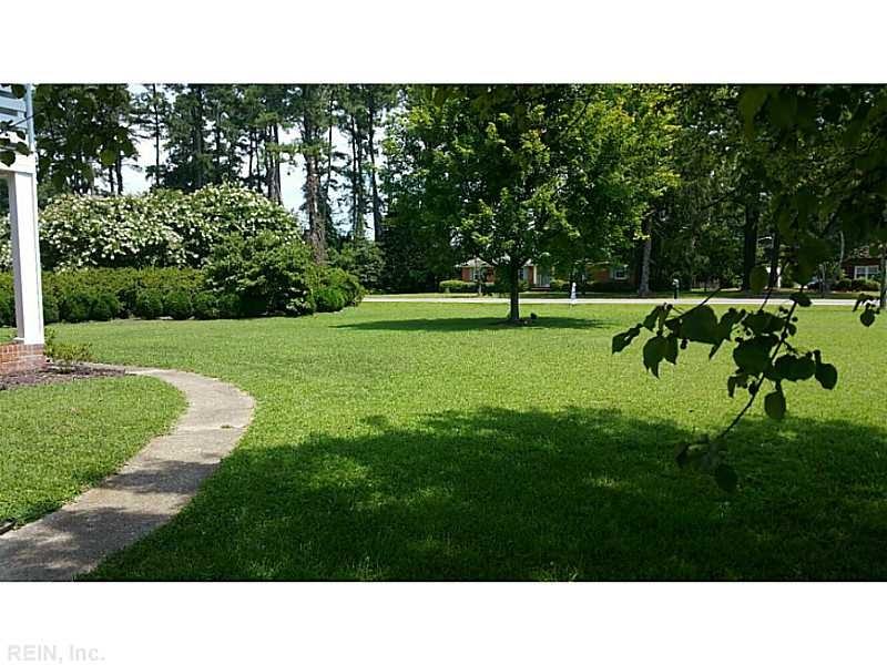 301 Hunterdale Rd - Photo 3 of 17