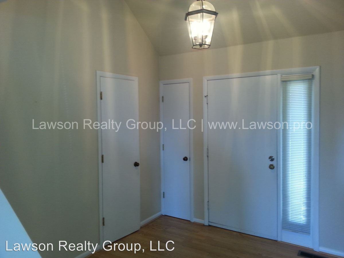 4942 Hunting Hills Cir - Photo 3 of 31