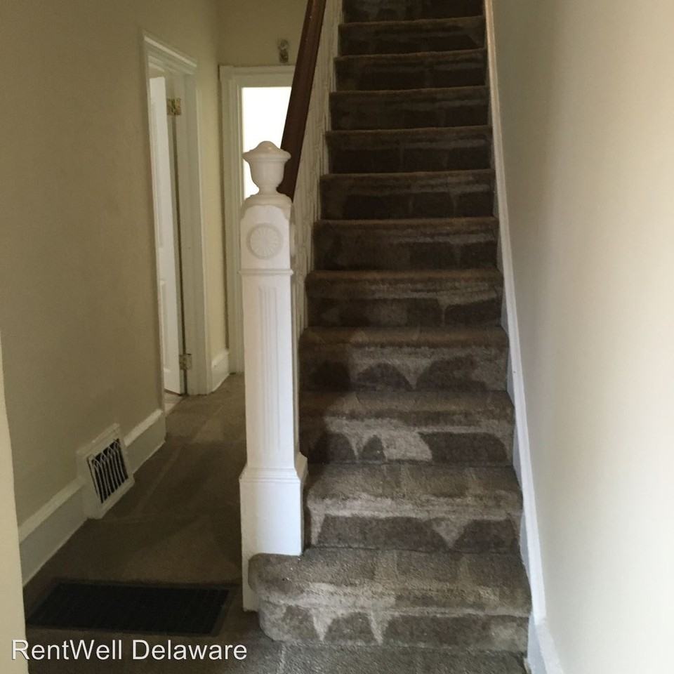 1 W 8th St - Photo 2 of 10