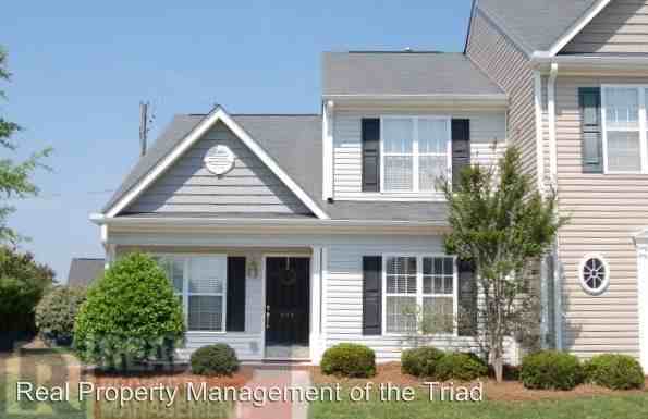 484 Dunwood Dr - Photo 2 of 13