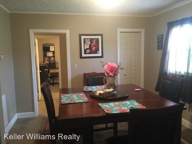 718 S Watauga Ave - Photo 3 of 9