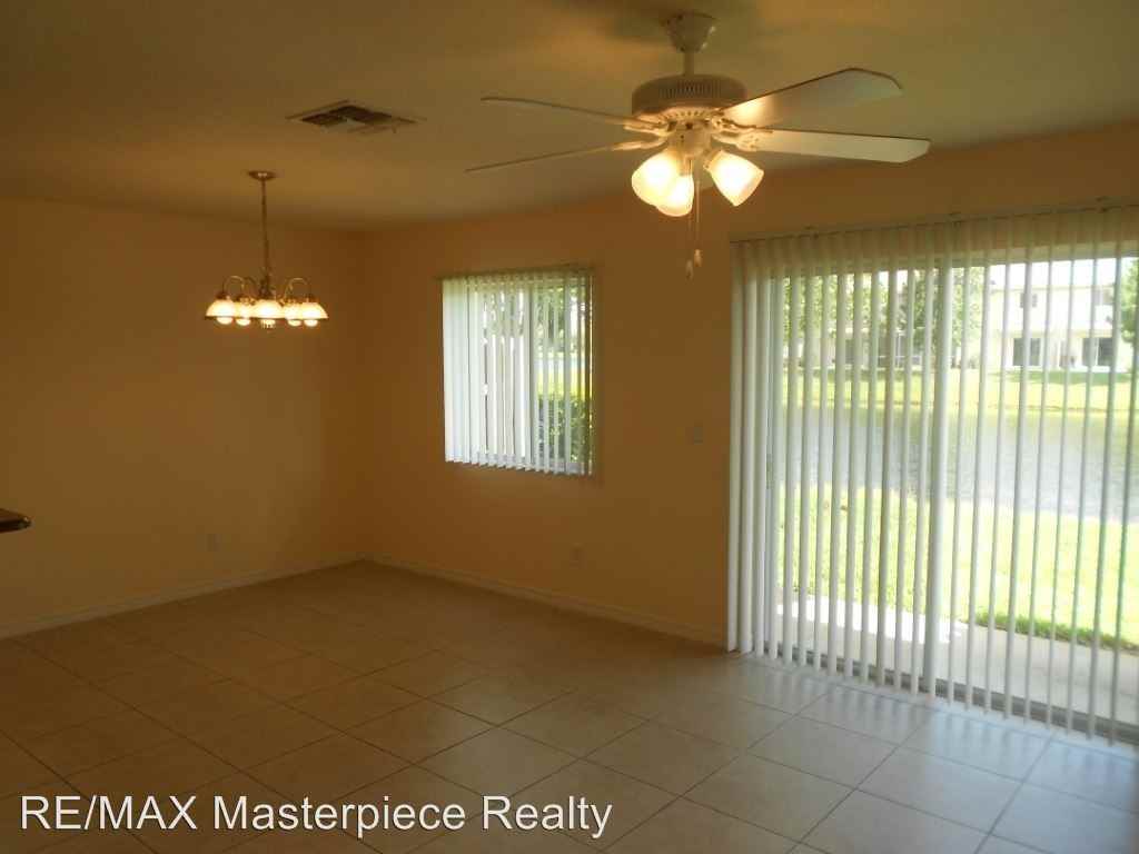 2218 Rockport Rd - Photo 2 of 32
