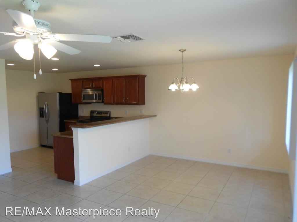 2218 Rockport Rd - Photo 3 of 32