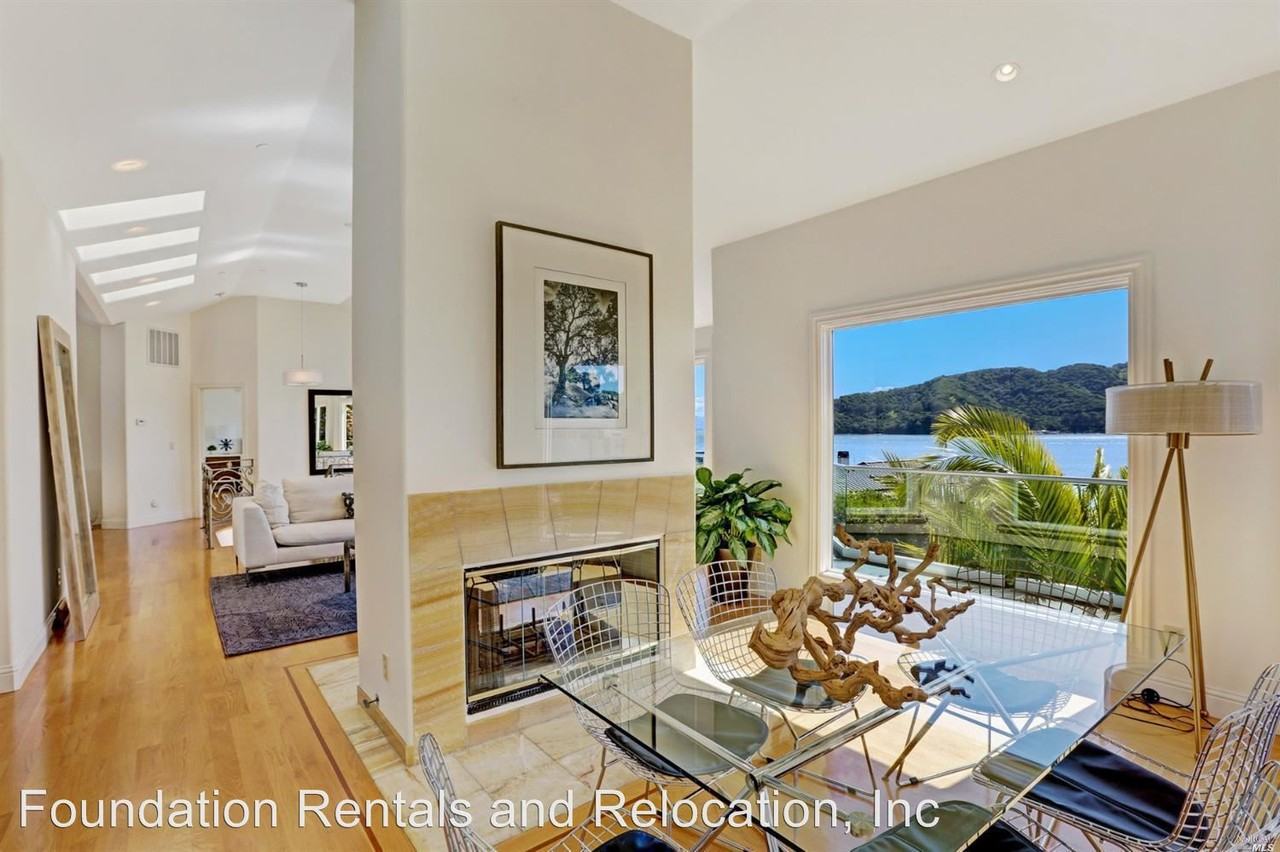 2101 Mar E St - Photo 2 of 21