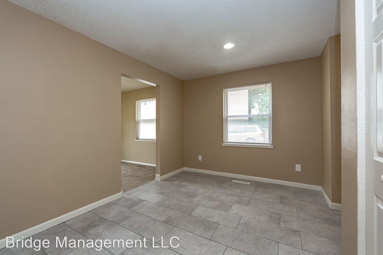 5030 N Topping Ave - Photo 3 of 10