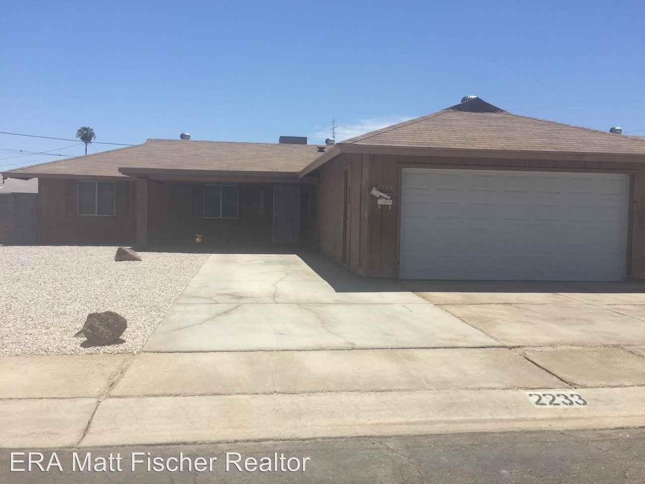 2233 W 18th St - Photo 2 of 18