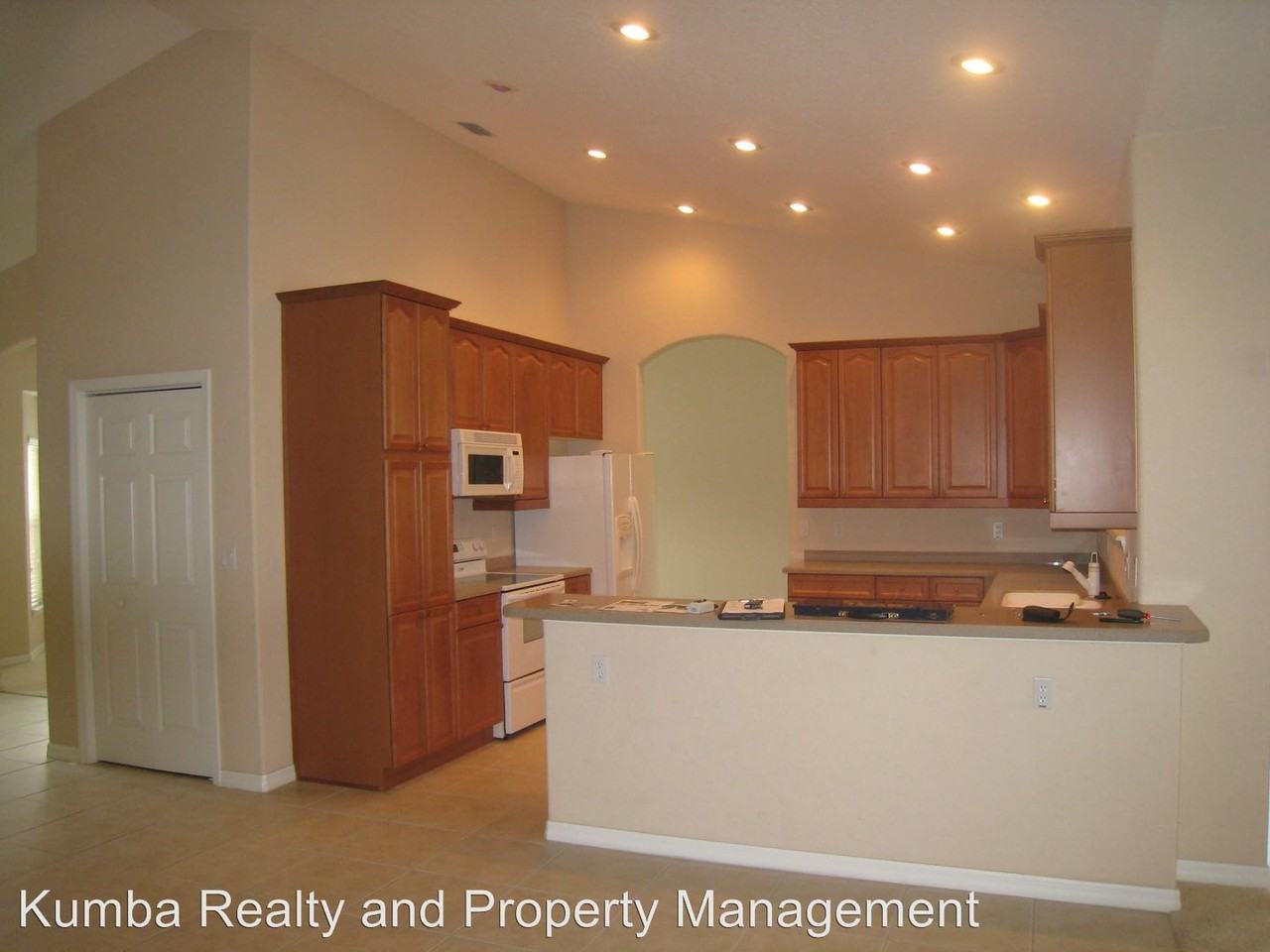 10820 Masters Dr - Photo 2 of 10