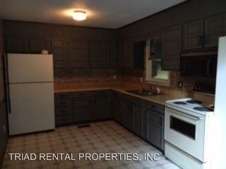 425 Jones Rd - Photo 2 of 9