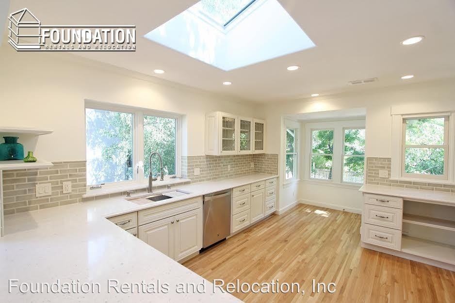 127 Sunnyside Ave - Photo 2 of 9