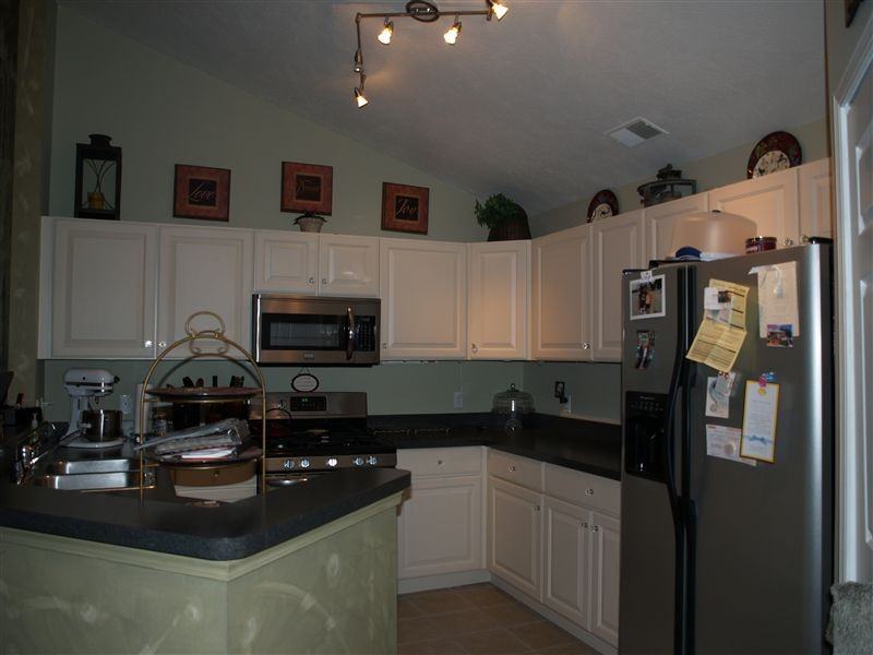 748 W Barrington Cir - Photo 2 of 13