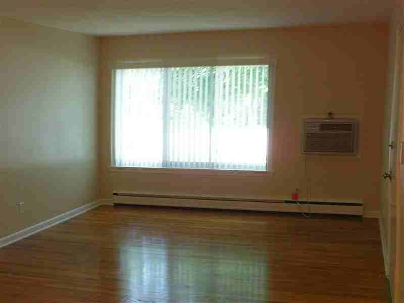 Hidden Oaks Place Apartments - Photo 3 of 10