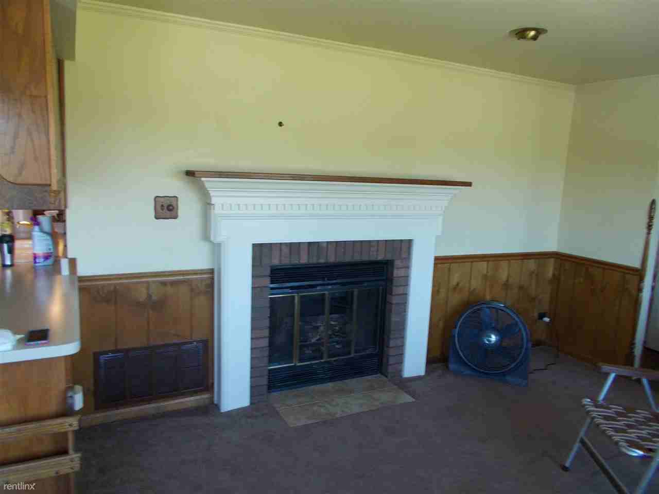 15800 Suntone Dr - Photo 2 of 9