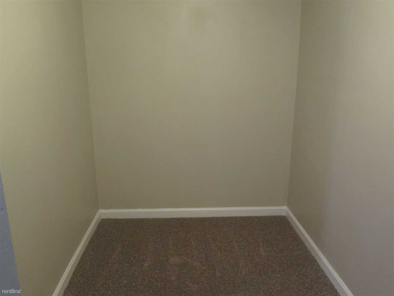 2327 S Maywood Ave - Photo 3 of 12