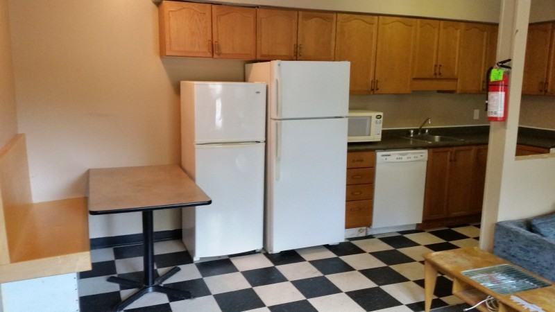 114 University Ave W - Photo 3 of 6
