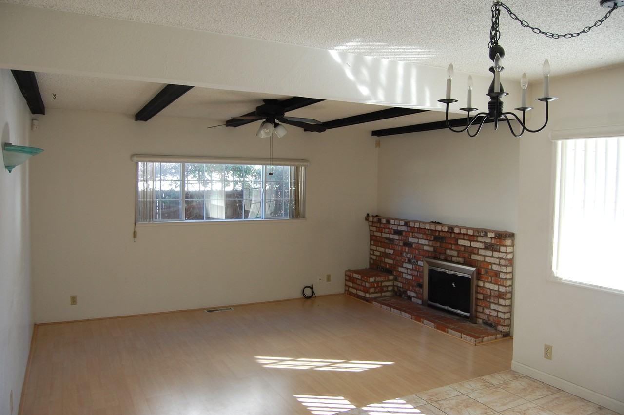 3446 Cropley Ave - Photo 2 of 8