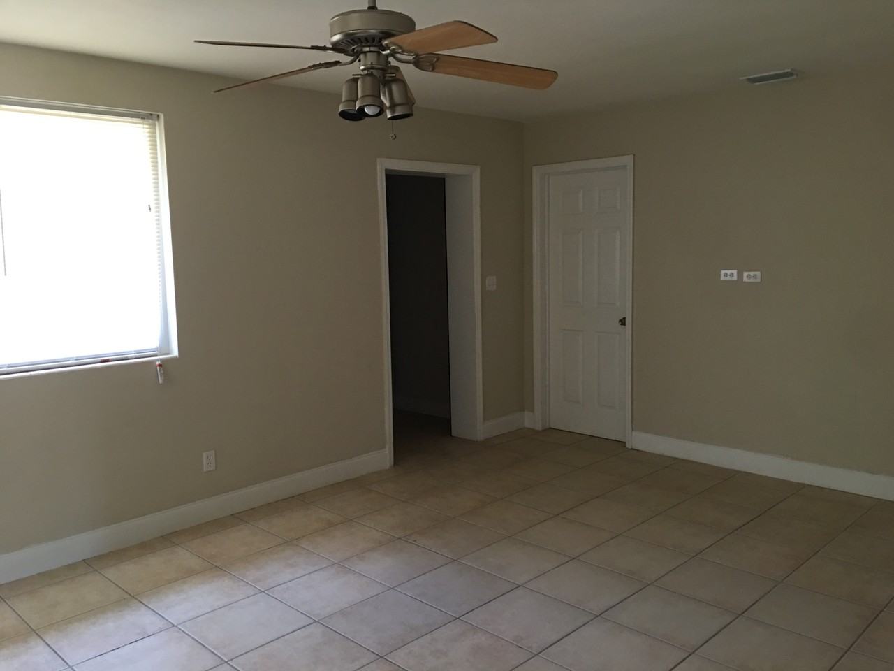 4603 De Kalb Ave - Photo 2 of 11