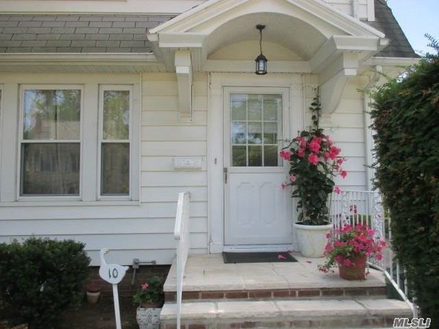 10 Nassau Rd - Photo 2 of 19