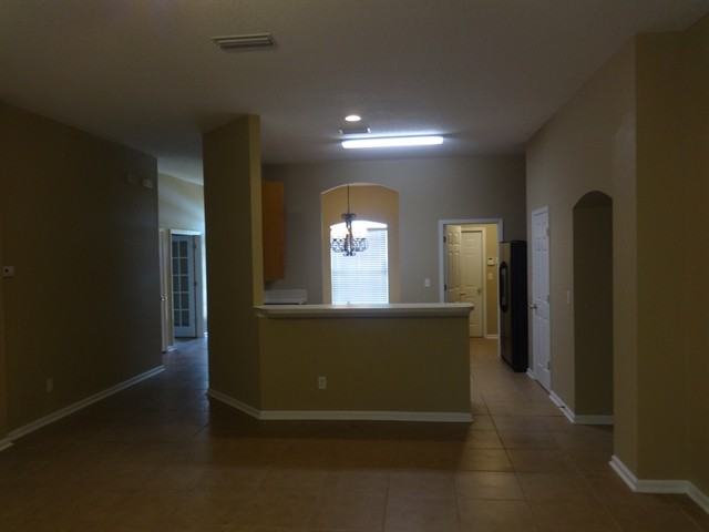 631 Sid Dr - Photo 3 of 10