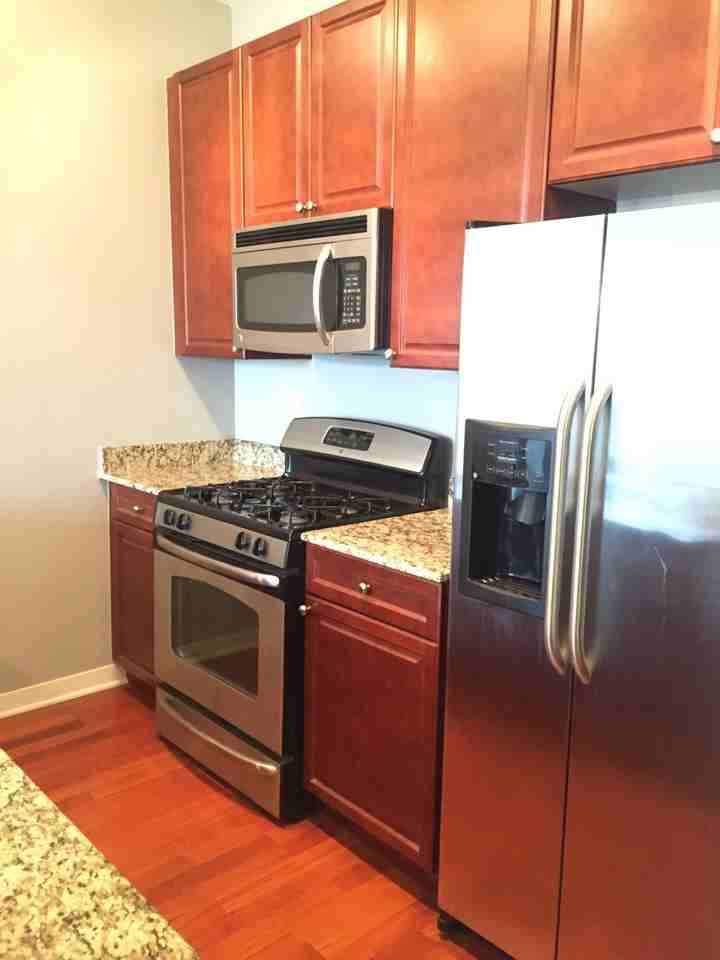 511 West Division Street - Photo 3 of 10