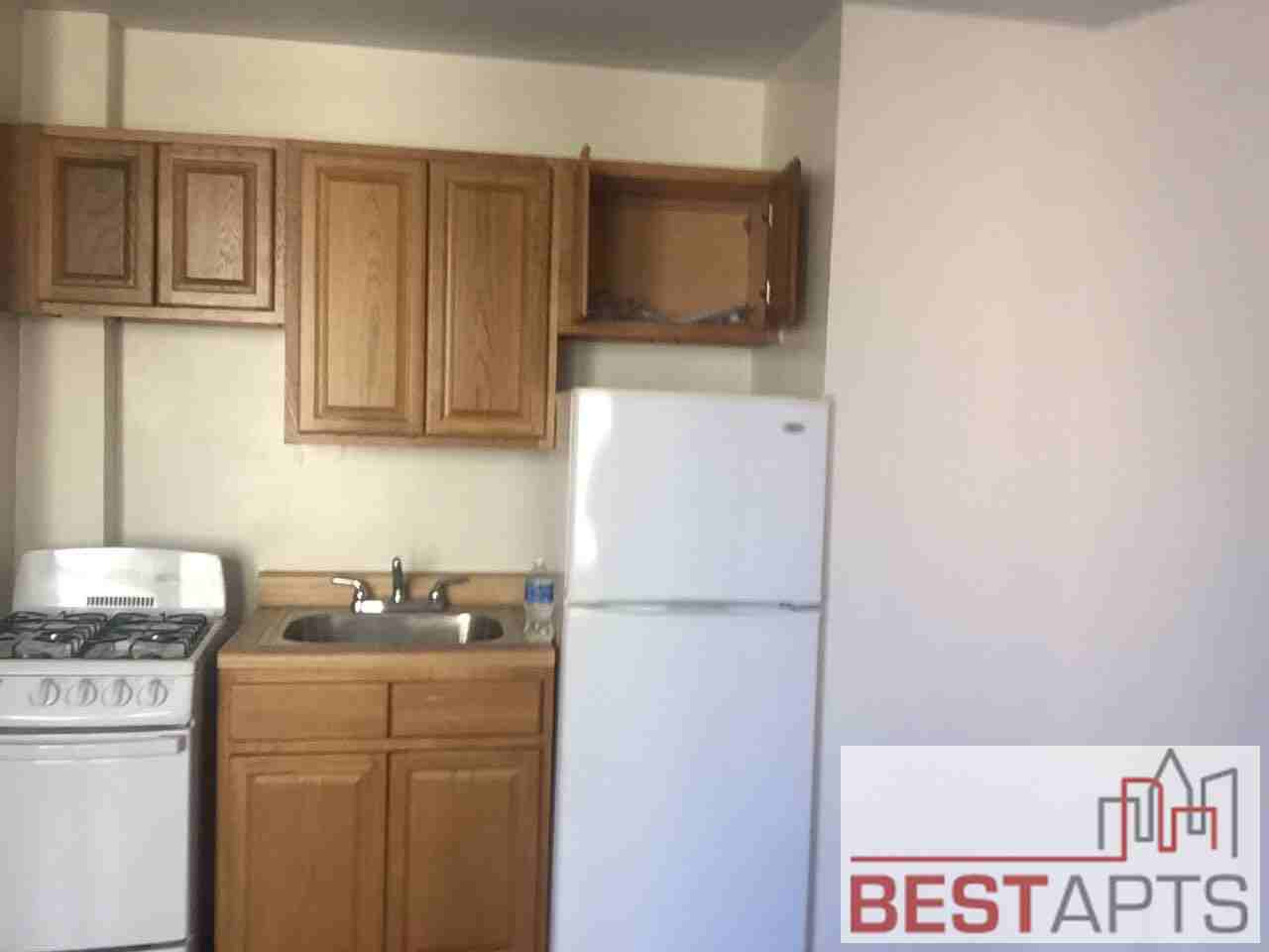 York Ave & E 82nd St #27