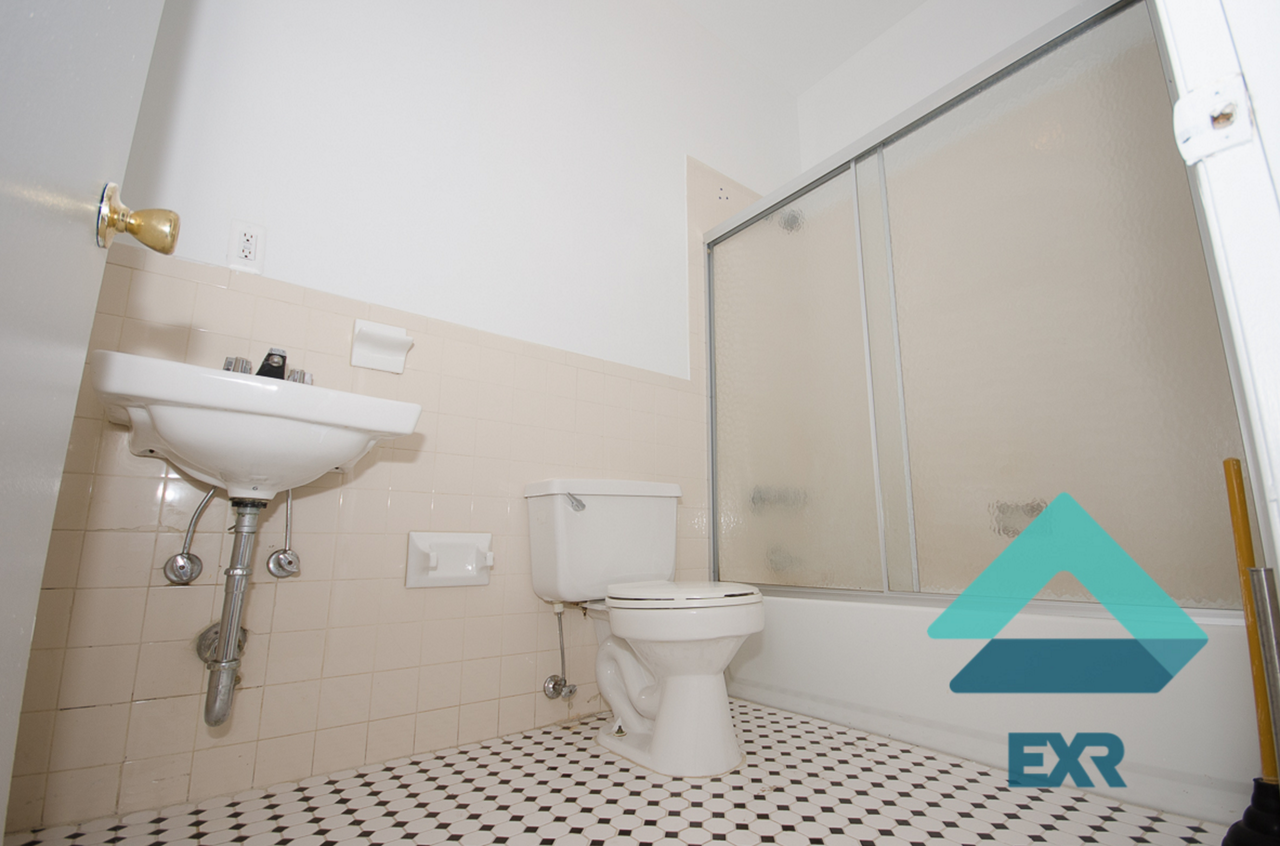 1472 Dekalb Avenue #3B - Photo 2 of 8