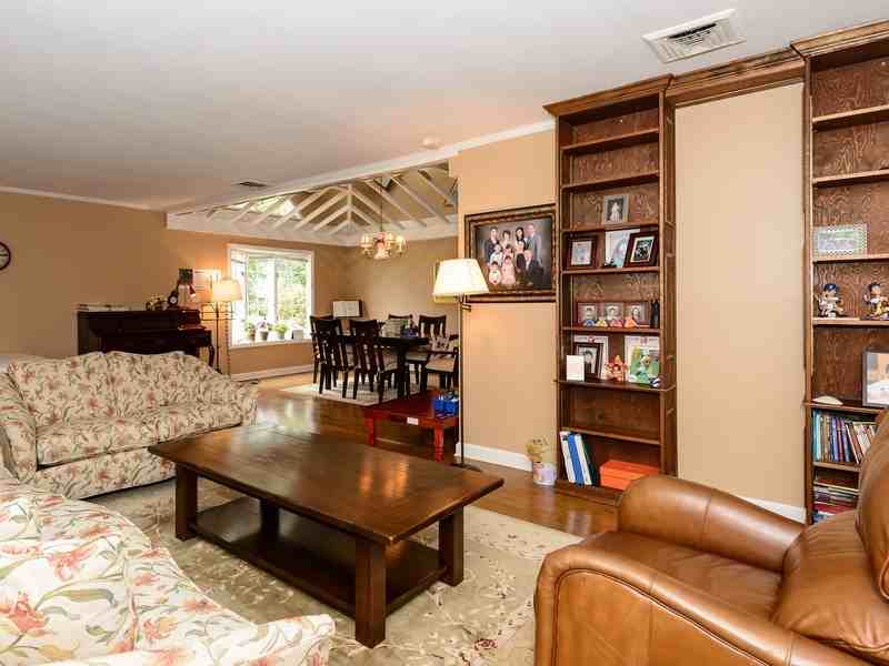 54 E Williston Ave - Photo 3 of 12