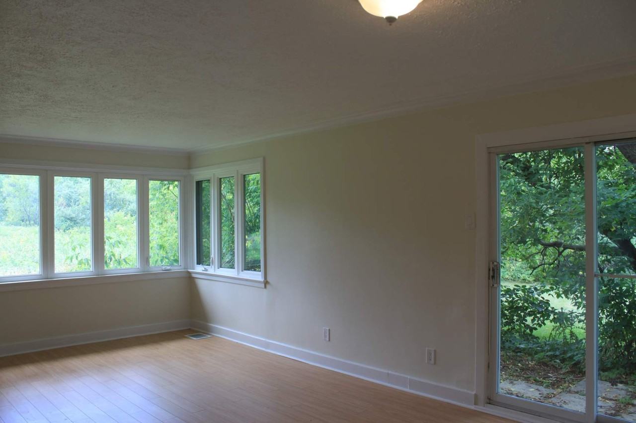 4435 Bank St - Photo 3 of 6