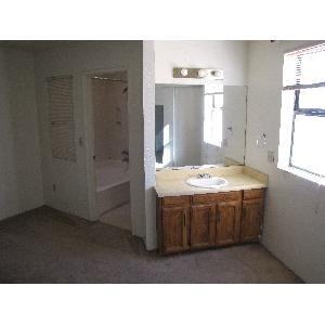 617 S Kacee Ave - Photo 3 of 7