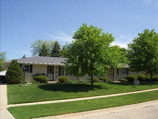 2306 Eastmoreland Ave - Photo 3 of 4