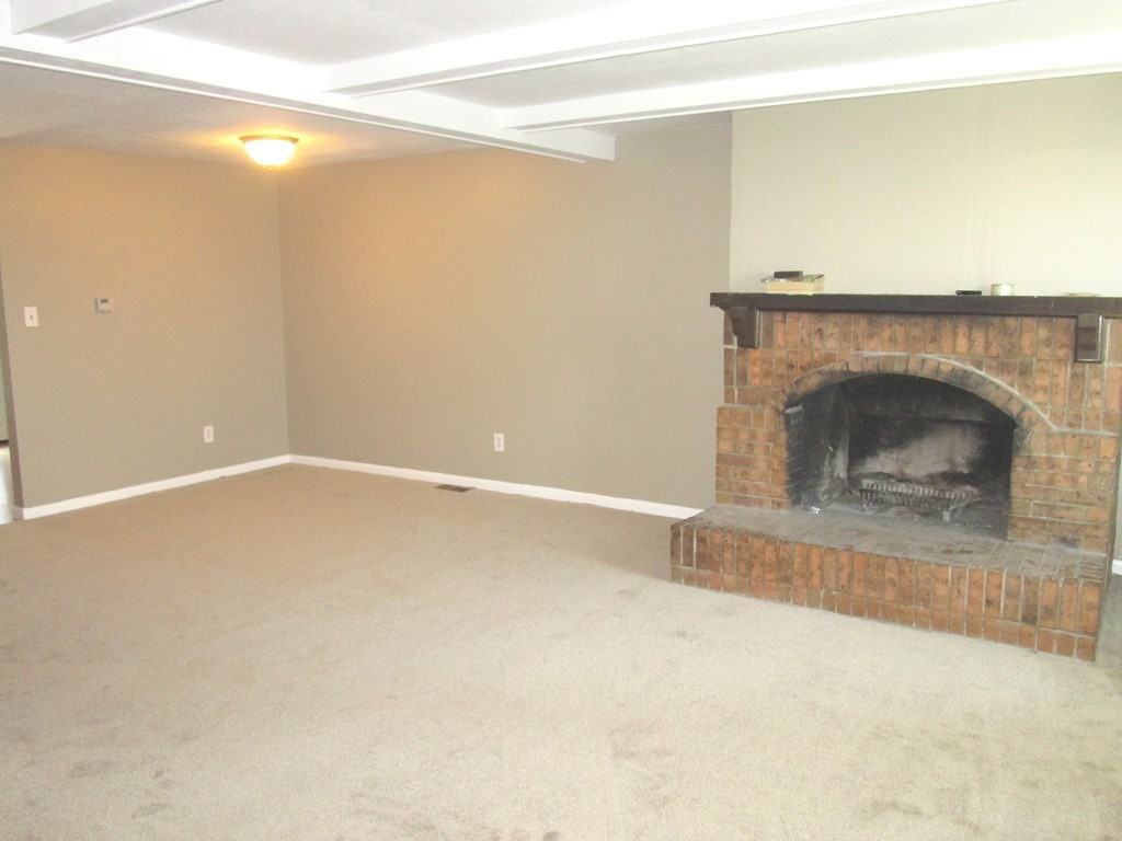 460 Gladiola St - Photo 2 of 11