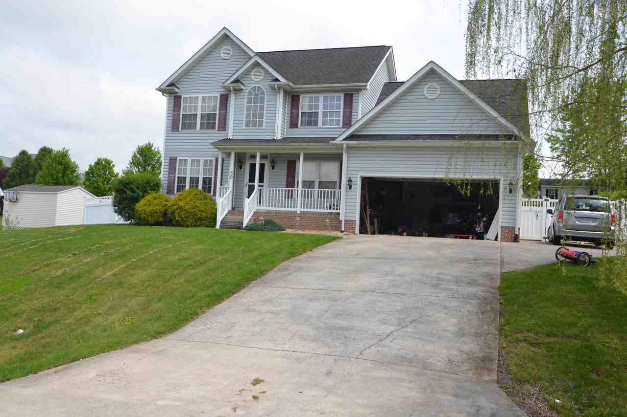 30 Beatrice Ct - Photo 2 of 32